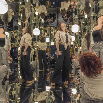 Els visitants es poden multiplicar a l'exposició de CaixaForum València.