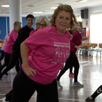 Clases de gimnasia adaptadas a personas mayores.