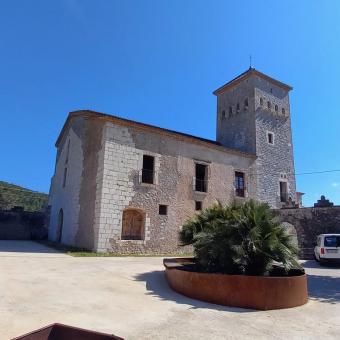 Vista general de les obres de rehabilitació de l’Hospital de Cervelló a Olesa de Bonesvalls.