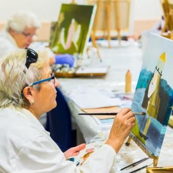 Taller de pintura del programa de Gent Gran de la Fundació ”la Caixa”.