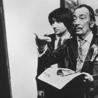 Oscar Tusquets i Salvador Dalí, en una imatge del documental "Dios lo ve".