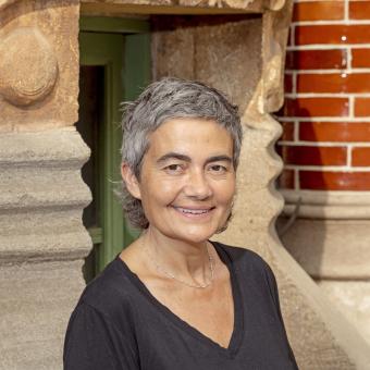 Elena Fernández Gamarra es psicóloga, gerontóloga y consultora.