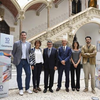D'esquerra a dreta, José Carlos Pulido, Laura Sampietro, Àngel Font, Pablo Cironi, Alicia Martínez-Piñeiro i Rubén Molina.
