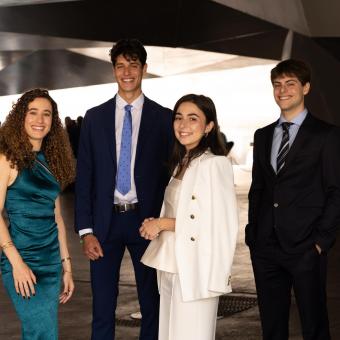 Júlia Laguna, Albert Gimó, Belén Luengo y Gonzalo Plaza son cuatro de los cien estudiantes que han recibido una beca de la Fundación ”la Caixa” para cursar estudios de posgrado en el extranjero.
