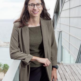 Mireia Vallès-Colomer es la investigadora principal del Microbiome Research Group en el Departamento de Medicina y Ciencias de la Vida de la UPF.