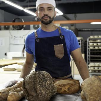 Gean Carlos Sallas, coordinador del obrador de la panadería Panic. 