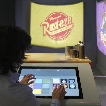 A través de la película Cars podemos aprender sobre las superficies.