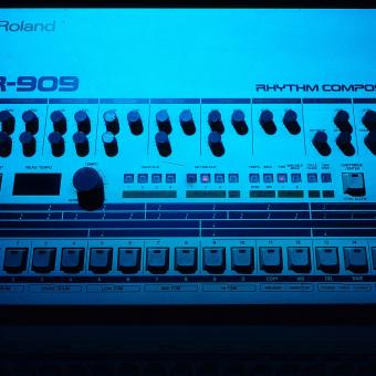 Imagen del documental «God Said Give 'Em Drum Machines», en la sede online del festival In-Edit