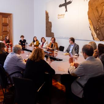 Imatge de la presentació del programa d'habitatge Habittem a l'Ajuntament de Barcelona.