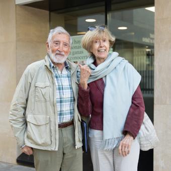 José Luis e Inma, en el exterior del Espacio Fundación "la Caixa" de Madrid.
