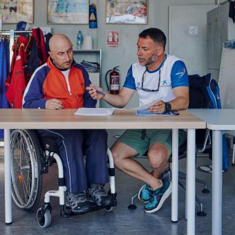 Gracias al Programa de Convocatorias Sociales de la Fundación "la Caixa", que impulsa proyectos de acción local y fomenta la innovación social, Diego participa en el programa ESFUERZA de actividad física saludable.