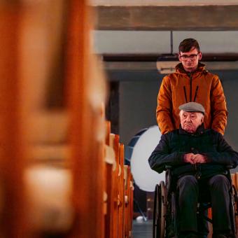 Daniel García en la iglesia con Luciano.