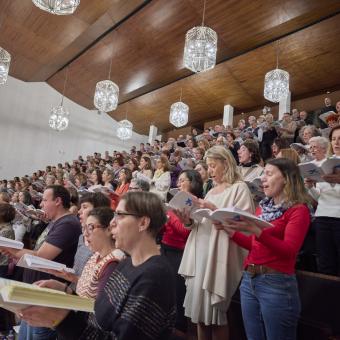 Integrantes del coro durante el concierto.