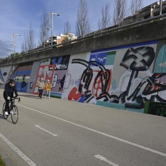 Mural del BesArt. The River Museum a Santa Coloma de Gramenet.
