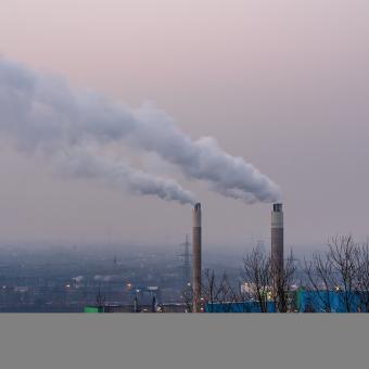 Centrales térmicas en una zona residencial de una ciudad alemana.