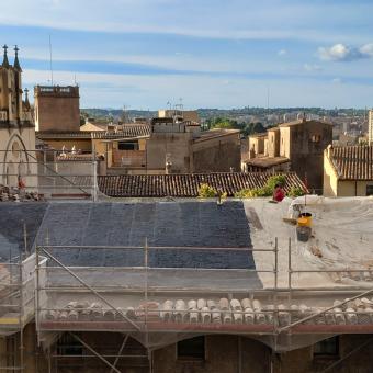 Imatge de les obres de rehabilitació del Palau Episcopal, seu del Museu d’Art de Girona. 