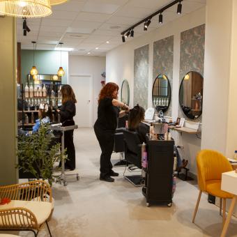 Pese a los altos niveles de ocupación registrados en España, el acceso al empleo sigue siendo desigual. 