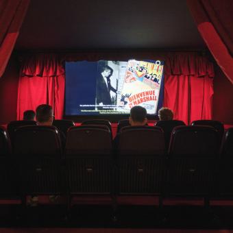 Espai dins de l'exposició 'Interior Berlanga' a CaixaForum.