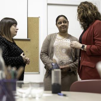 Diomarys juntament amb les tècniques de Xarxes Cooperativa a Madrid.
