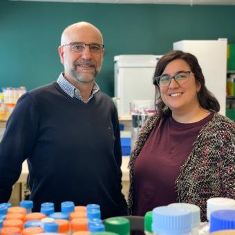 IrsiCaixa researchers Maria Salgado and Javier Martinez-Picado.