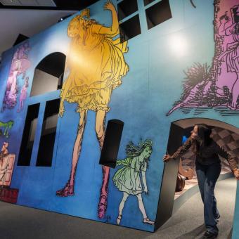 Una de las salas de la exposición «Los mundos de Alicia» en CaixaForum València. 