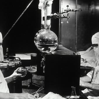 Científics treballant al National Cancer Institute als anys 30.