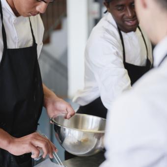 Los alumnos de la escuela de cocina de Villa Retiro, en Xerta. 