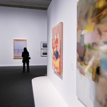 Una de les sales de l'exposició Desenfocat. Una altra visió de l'art a CaixaForum Barcelona.
