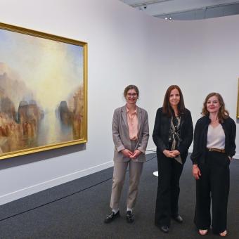 D'esquerra a dreta: Claire Bernardi, directora del Musée de l'Orangerie i comissària de l'exposició; Mireia Domingo, directora de CaixaForum Barcelona; Emilia Philippot, cap del departament científic i de col·leccions del Musée Rodin i també comissària de l'exposició.