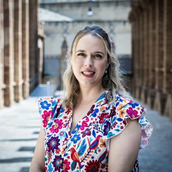 Irene Marco, becada de la Fundación ”la Caixa” e investigadora principal en el Instituto de Bioingeniería de Cataluña (IBEC), donde dirige el grupo Molecular Imaging for Precision Medicine.
