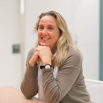Núria García, paciente con esclerosis múltiple atendida en el CEMCAT del Hospital Vall d’Hebron de Barcelona.