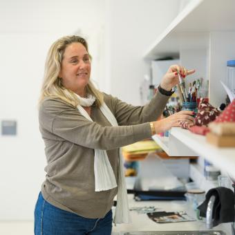 Núria García, paciente con esclerosis múltiple atendida en el CEMCAT del Hospital Vall d’Hebron.