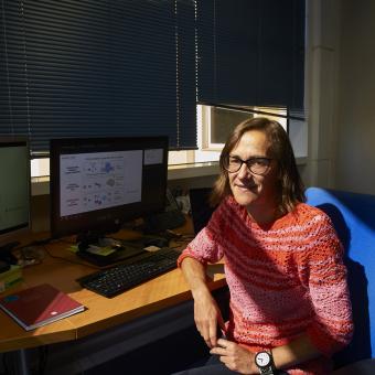 Eva González Suárez, doctora en Biología Molecular e investigadora principal del laboratorio de Transformación y Metástasis del CNIO.