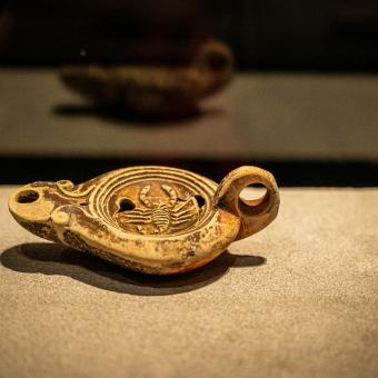 Una de las piezas presentes en la exposición «Naufragios. Arqueología sumergida» en CaixaForum Zaragoza.