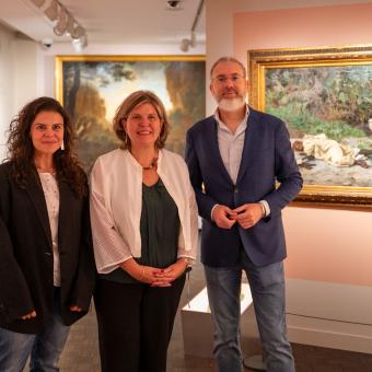 D'esquerra a dreta: Beatriz Sánchez Torija, representant de l'Àrea de Conservació del Museo Nacional del Prado, Maribel Tost, directora de CaixaForum Lleida i Eduardo Barba, comissari, jardiner, paisatgista i investigador botànic en obres d'art.