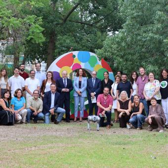 Foto de família del acto de presentación de la nueva convocatoria de Innovación Social Digital impulsada por la Diputación de Málaga y la Fundación "la Caixa", a la que han asistido el subdirector general de Social de la Fundación "la Caixa", Marc Simón, la directora del Área de Colaboraciones y Alianzas para el Impulso Social de la Fundación "la Caixa" , Sandra Blanch y la vicepresidenta y diputada de Innovación Social y Despoblamiento, Antonia Ledesma.