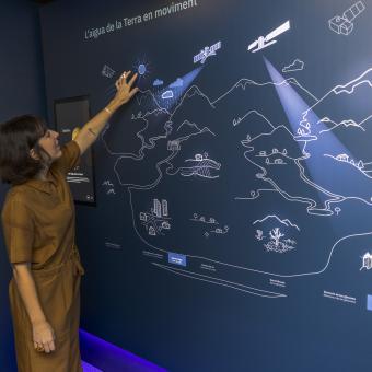 Un dels mòduls interactius que dona informació sobre l'hidrosfera a l'exposició.