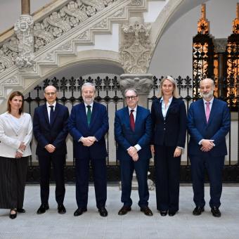 Macarena Cuenca, decana de la Deusto Business School; Javier Valle, consejero director general VidaCaixa; Tomás Muniesa, presidente de CaixaBank; Marc Simón, subdirector general de la Fundación “la Caixa”; Lisa Hehenberger, decana de Esade Business School; Javier Márquez, decano de la facultad de Económicas y Empresariales en la Universidad Pontificia Comillas.