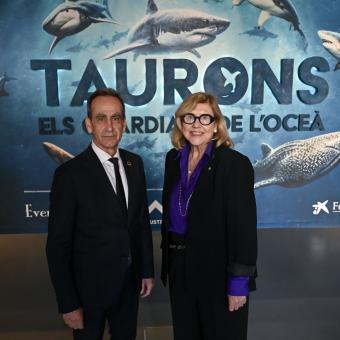 Valentí Farràs, director de CosmoCaixa, amb Kim McKay, directora i CEO de l'Australian Museum.