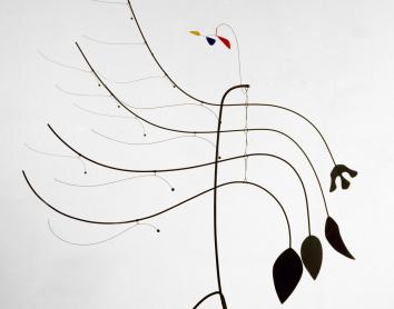 Alexander Calder, Four Leaves and Three Petals [Quatre fulles i tres pètals], 1939. Centre Pompidou, Paris Musée national d’art moderne – Centre de Création Industrielle.