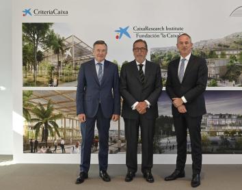 From left to right, the CEO of CriteriaCaixa, Ángel Simón; the Director General of ”la Caixa” Foundation, Antonio Vila; and the EIB Director General for EU Operations, Jean-Christophe Laloux.