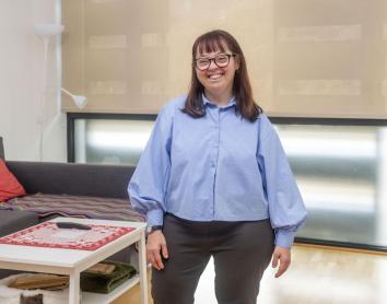 Montserrat Vilarrasa es más independiente desde que vive sola con su compañero de piso, gracias al programa «Me voy a casa» de la Fundación Catalana Síndrome de Down.