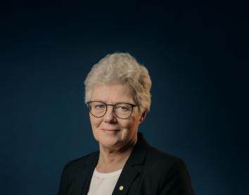 Anne L'Huillier, professora de Física Atòmica a la Universitat de Lund i doctora «honoris causa» per la Universitat Pierre i Marie Curie (UPMC).