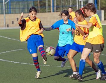 Un equipo de fútbol de mujeres refugiadas que teje redes: «Es como mi familia»