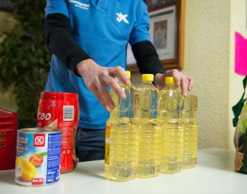 La Fundación ”la Caixa” y CaixaBank impulsan una campaña solidaria de emergencia en favor de los Bancos de Alimentos para paliar los efectos del coronavirus