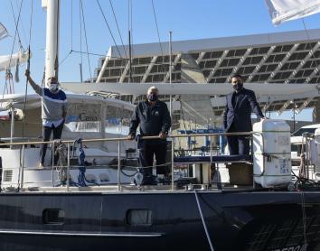 El velero ÍBERO III amarra en Barcelona para contar la primera vuelta al mundo con un prisma pedagógico