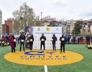 La Fundació Cruyff, la Fundació ”la Caixa” i la Fundació Barça inauguren el Cruyff Court Jordi Alba a l’Hospitalet de Llobregat