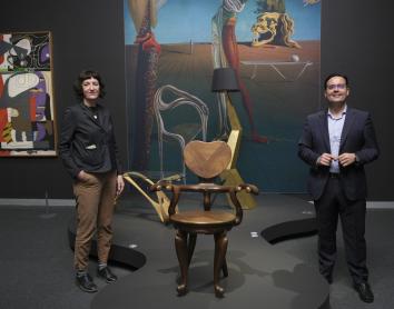 CaixaForum Sevilla propone un rico diálogo entre surrealismo y diseño