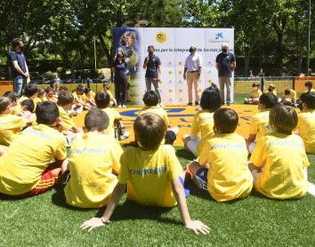 La Fundación Cruyff y la Fundación ”la Caixa” inauguran el Cruyff Court Ander Herrera en Zaragoza