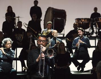 Llega a CaixaForum Sevilla «El Bolero de Ravel»: un viaje inmersivo al epicentro de la orquesta